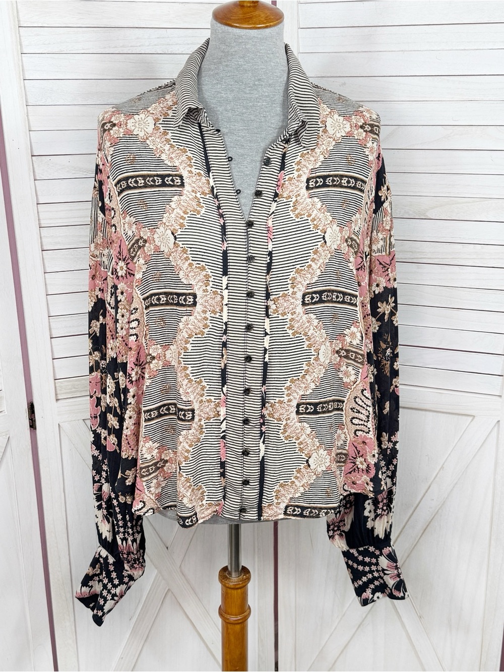 Free People Virgo Baby Floral Boho Oversized Button Up Shirt Black Multi Medium - Picture 2 of 13
